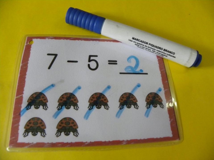 Subtraindo | 51 cartas | Atividade de Alfabetização Matemática - Imagem 4